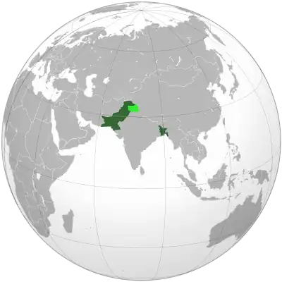 Land controlled by the Dominion of Pakistan shown in dark green; land claimed but not controlled shown in light green