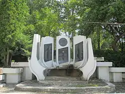 Monument to fallen locals in the Balkan Wars and World Wars