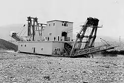 Dredge at Bear Creek, 1913