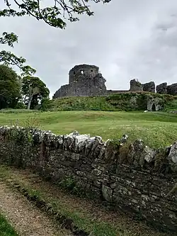 Photograph of the ruined castle from the outside