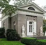 Entrance facade of the Garden Pavilion (1997) at Edgewater, in Barrytown, New York (photo 2018).