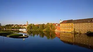 River Main with old mills (right), old townand the old fishing district Fischerrain (left)