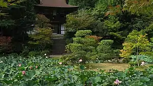 Enjō-ji Temple in Nara Prefecture is a good example of a paradise garden of the late Heian Period.