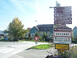 The main road into Argonay