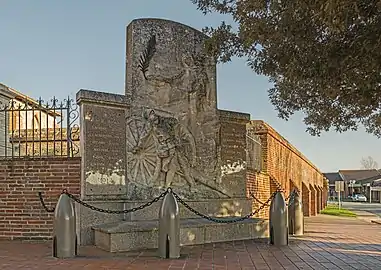 The war memorial.