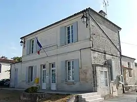 The town hall in Colombiers