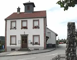 The town hall and school in Faucompierre