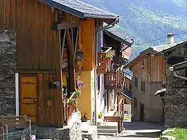 A street in Feissons-sur-Salins