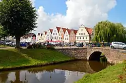 Ensemble of all 9 houses with stepped gables ("Holländerhäuser") on the west side of the market place