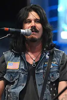 Gilby Clarke 2 2012.jpg