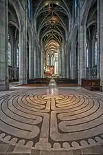 Labyrinth and interior (2018)