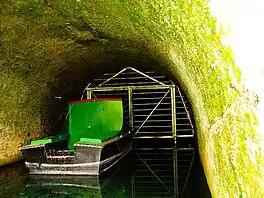 Inside the Greywell Tunnel (east end)