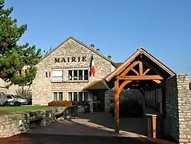 The town hall in Guerville