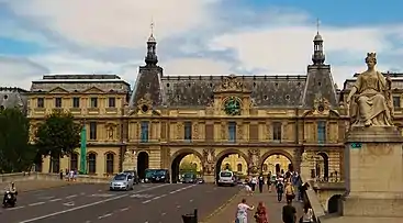 South facade of the Guichets du Carrousel (1861)