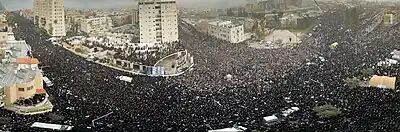 Bird's-eye view of the large demonstration