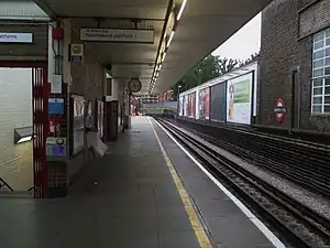 Northbound Chiltern Railways Platform 1 looking south. Note start of fourth rail.