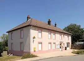 The town hall in Hennezel