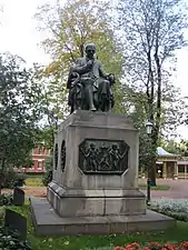 Bronze statue of Henrik Gabriel Porthan in Turku, 1864 (fi)