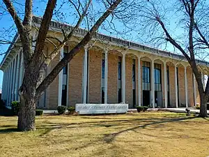 Henry County Courthouse in Abbeville