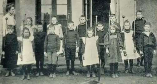 Missionaries' children at drill at the Hill School, Chongqing, before 1905.