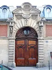 Entrée de l'Hôtel d'Almeras au 30