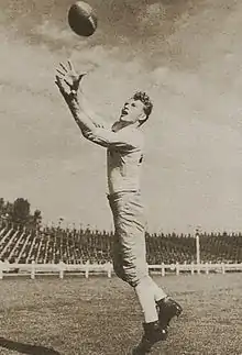 Don Hutson catching a pass