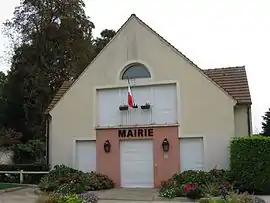 The town hall in Iverny