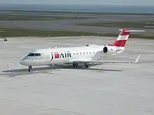 J-AIR CRJ200ER型機 撮影者:Cipher01(投稿者本人)　撮影地:北九州空港 (J-AIR CRJ200ER Photographer: Cipher01 (contributor himself) Location: Kitakyushu Airport in english, and J-AIR CRJ200ER Mea paʻi kiʻi: Cipher01 (mea hāʻawi iā ia iho) Wahi: Kitakyushu Airport i hawaiian)