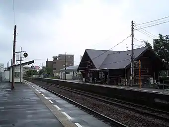 View of the station platforms in 2006 looking in the direction of Kōchi