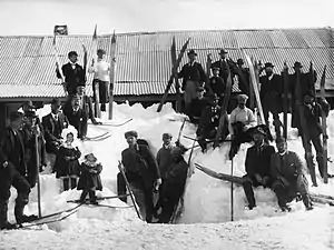 Image 40Skiing in Australia began in Kiandra, a goldmining town in the Snowy Mountains of New South Wales, in the 1860s. (from Culture of Australia)