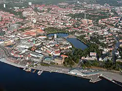 Mid-August 2003 aerial view of the city centre