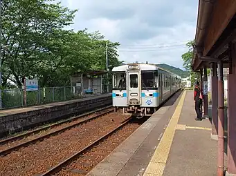 View of the station platforms in 2010 looking in the direction of Kubokawa