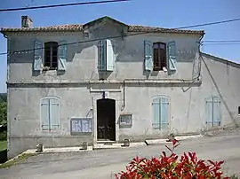 The town hall in L'Isle-Arné