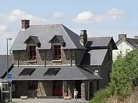 The town hall of La Chapelle-du-Lou