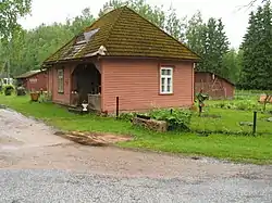 Laatre station building