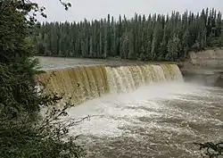 Lady Evelyn Falls, Kakisa