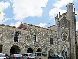 The town hall and church in Lamontjoie