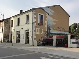 The town hall and school in Lay-Saint-Remy