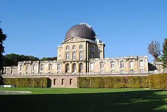 Remains of the Château-Neuf, converted to an observatory. 2014