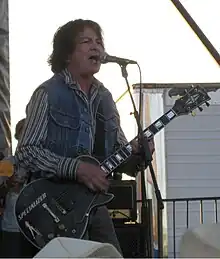 Ving performing with Fear on the 2010 Warped Tour