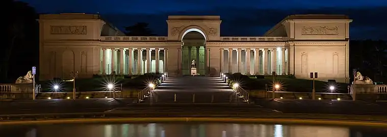 The California Palace of the Legion of Honor at night.