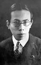 Liang Desuo 梁得所