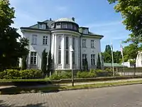 Villa on Willdenowstraße