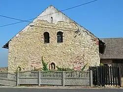 Cottage built from the limestone blocks at Ligota Górna.