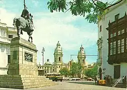 The statue in Lima in 1987.