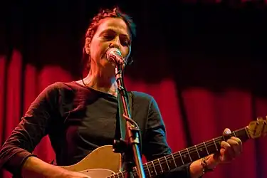 Lisa Germano performing, December 2007