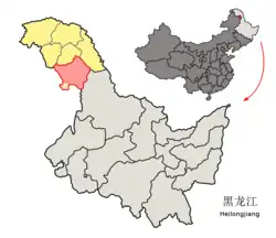 Location of the district in Heilongjiang (outline in red) and in the PRC (pinpoint)