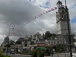 St. Antoine Tower, and the Château de Loches in the background