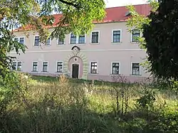 Former château and porcelain factory