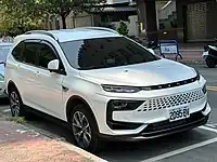 Luxgen URX Neo front quarter